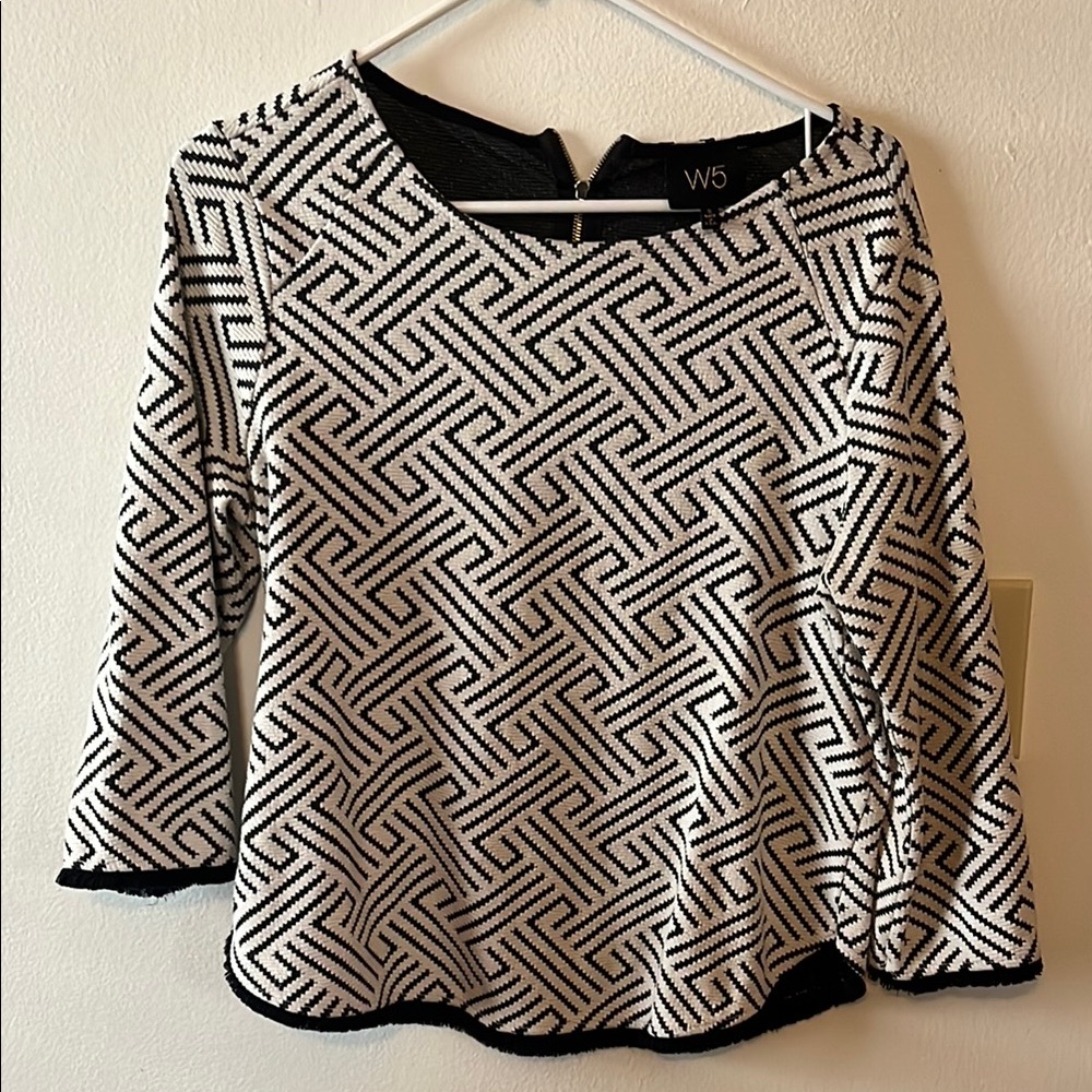 W5 Black and White Geometric Women's Top